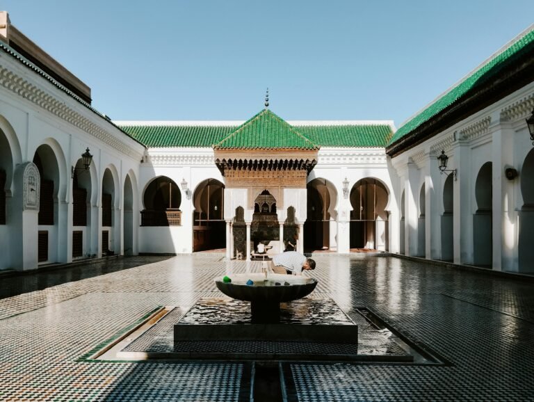 Tours de Varios Días por Marruecos The High Atlas Mountains and Sahara Desert on the 5-Day Marrakech to Fes multi-day Morocco tour